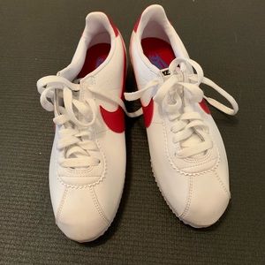 Nike Classic Cortez tennis shoes